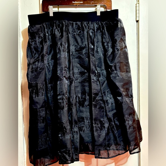 torrid Dresses & Skirts - Retro Torrid full Skirt size 2 (18/20)
